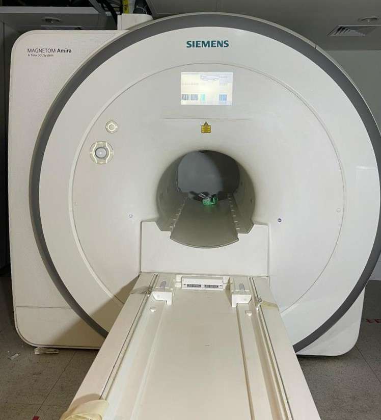 Siemens Magnetom Amira 1.5T MRI Scanner